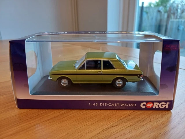 VANGUARDS VA04116 Scale 1/43 | FORD ENGLAND CORTINA MKII 1300 DE LUXE