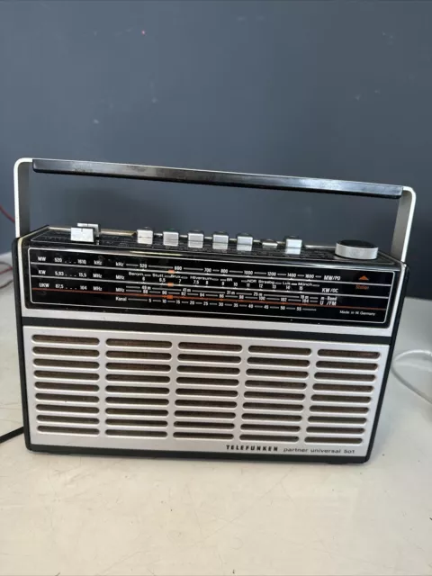 Telefunken Kofferradio Transistorradio Partner universal 501  -Defekt!