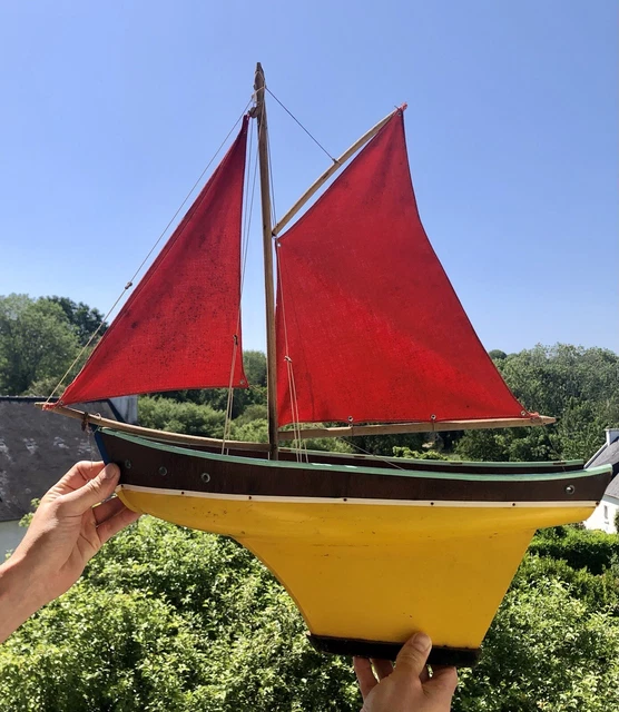 Voilier De Bassin Jouet Ancien En Bois Années 1960 - Pièce De Collection à Restaurer
