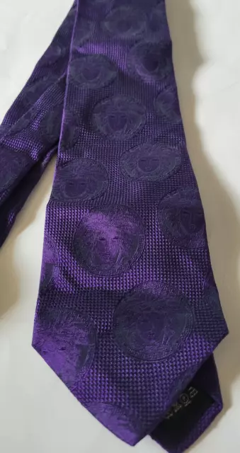 Vintage Gianni Versace Iconic Medusa Head Woven Tie Jacquard Purple Silk Italy