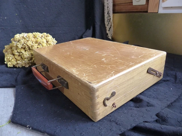 Ancienne Boîte à Peinture Pochade En Bois – Avec Manche Cuir Et Colombe Taillée