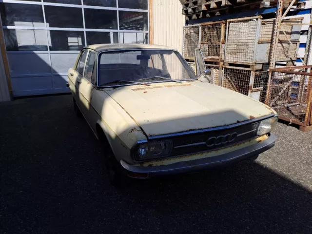 AUDI 100 C1 als Schlachtfahrzeug Teilespender oder zum Wiederaufbau zu verkaufen AUDI 100 C1 als Schlachtfahrzeug Teilespender oder zum Wiederaufbau zu verkaufen