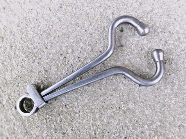 ANCIENNE MOUCHETTE POUR Taureau Pince Nez Outil Agricole EUR 15,00