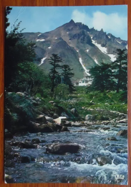 La Dordogne Au Pied Du Sancy Auvergne