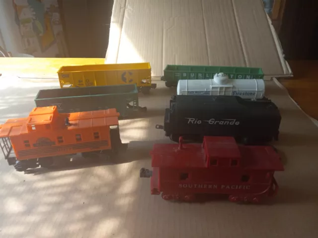 Vintage Lot of 7 Lionel O Scale Model Train Freight Cars, Hoppers, Tankers, etc.