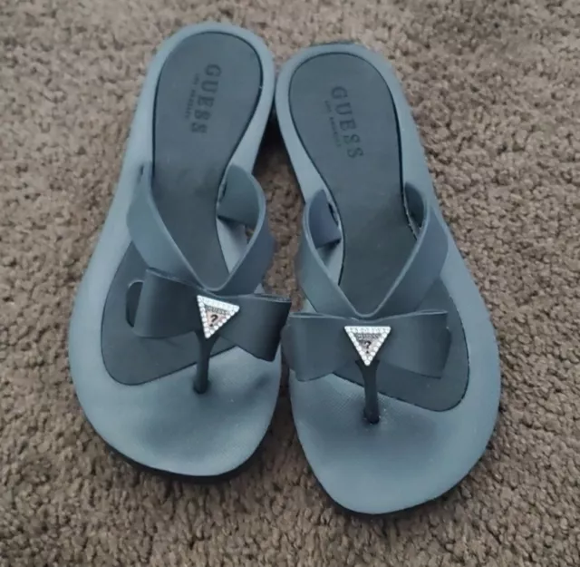 Guess Flip Flops Size 7  New Without Tags