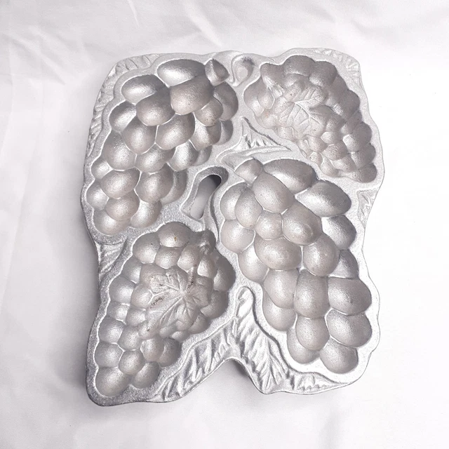 Wilton Armetale Grapes Muffin Mold, Candy Cake Pan, Grape Clusters. USED