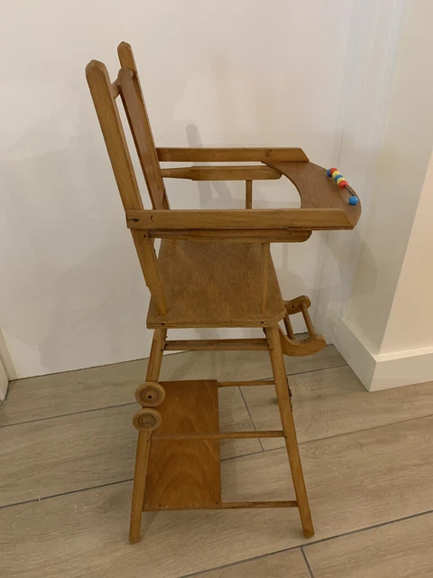 ANCIENNE CHAISE HAUTE pour enfant en noyer XIXe 91cms de haut 36x40cms