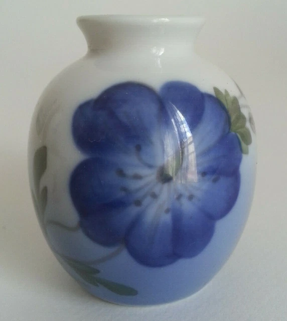 SUPERBE ancien PETIT VASE porcelaine de ROYAL COPENHAGEN COPENHAGUE décor FLEUR