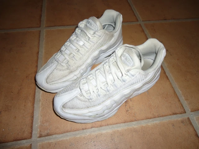 AUTHENTIC NIKE Air Max 110 Trainers Size 4 10.00 PicClick UK