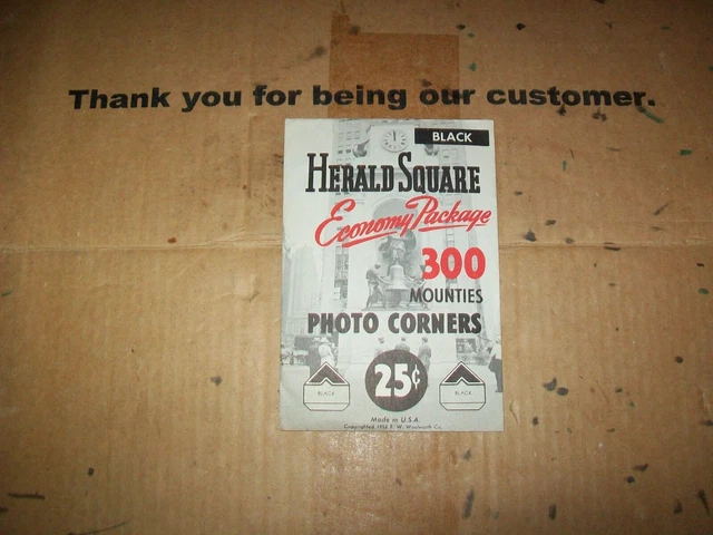 1952 fotos cuadradas vintage Herald esquinas de montaje - negras por F.W. Wool Worth Co.