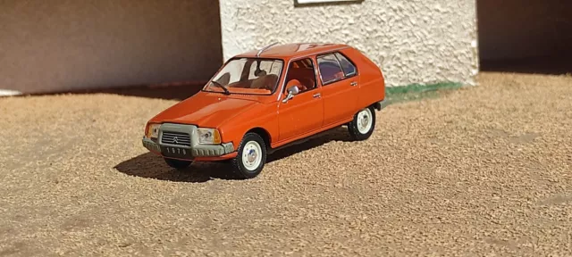 1/43 Citroën Visa Club 1979 Voiture Miniature Collection idée cadeau 2cv ds sm