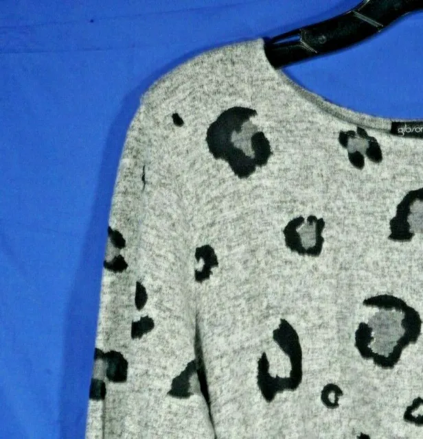 GIBSON Soft Lightweight LEOPARD TWIST Front Pullover Knit Sweater Black/Gray M 2