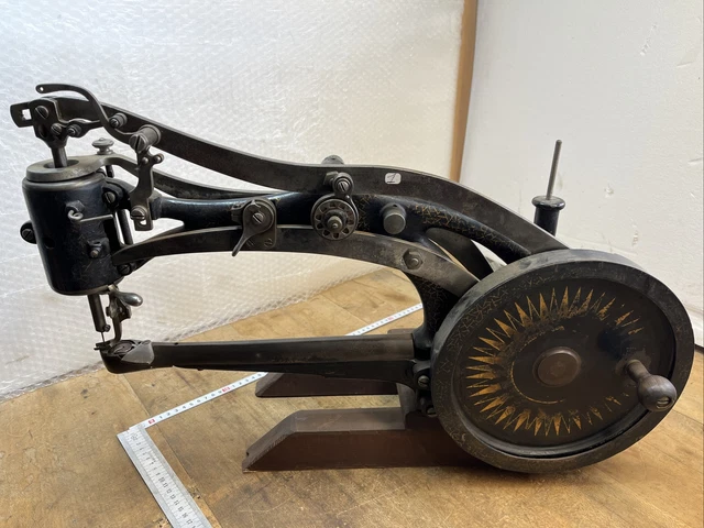 Outil Ancien De Cordonnier Bottier – Forme à Chaussure Femme N°7 – Bois Dur – France