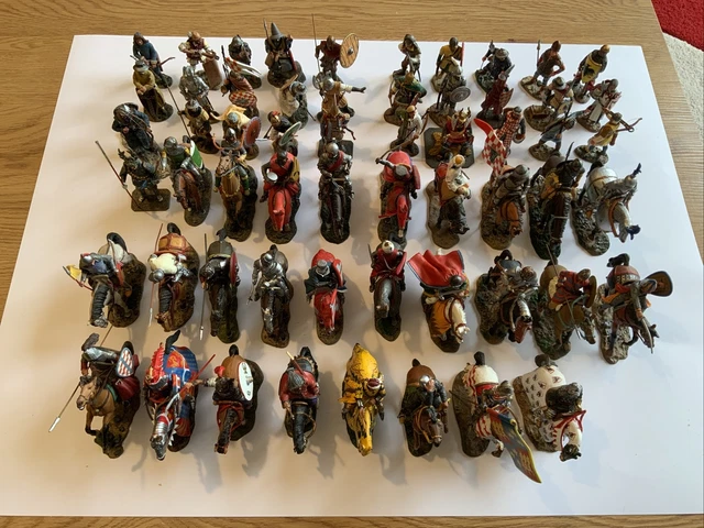 Lot De 19 Soldats Médiévaux En étain Plats – HK – Échelle 30mm (1:60) – Allemagne – Occasion