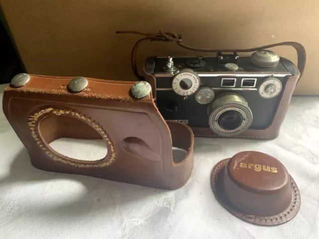 Vintage Argus Coated Cintar Rangefinder Camera 3.5 50mm Brown Leather Untested