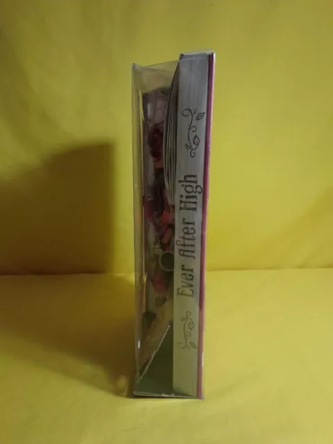 2013 Ever After High Doll Briar Beauty Girl Sleeping Beauty primera edición. - M13 2