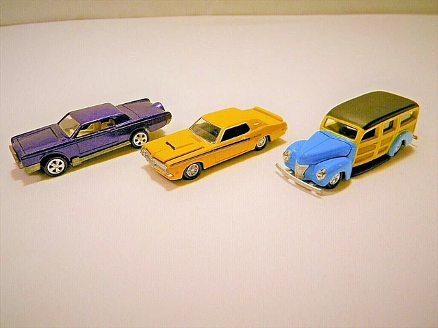 1999 RACING CHAMPIONS Beach Boys Surfin' Safari 40 Ford Woody 1/64