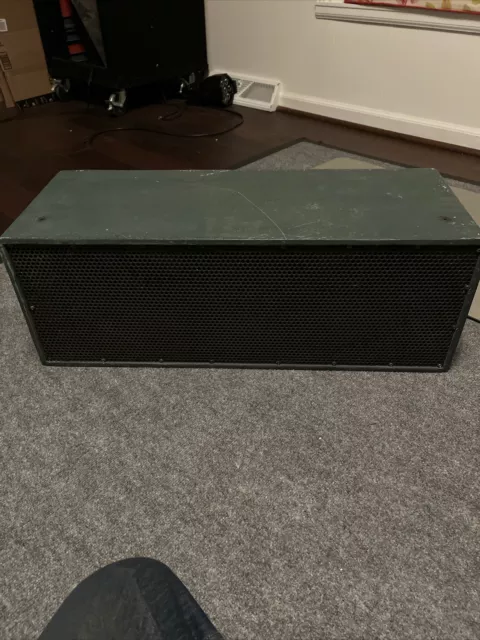 EAW UB82 speakers used EAW UB82 speakers used