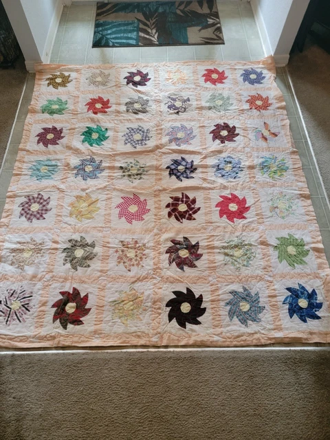Vintage Handmade Handsewn PinWheel Pattern Patchwork Quilt 86"×75" Hand Made