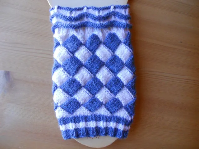 Handarbeit handmade Loferl mit Umschlag Stümpfe Füßlinge blau weiß 2