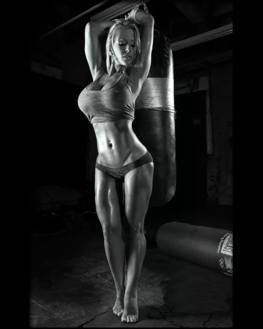Valerie Cormier 8x10 Photo #1A Unsigned International Model