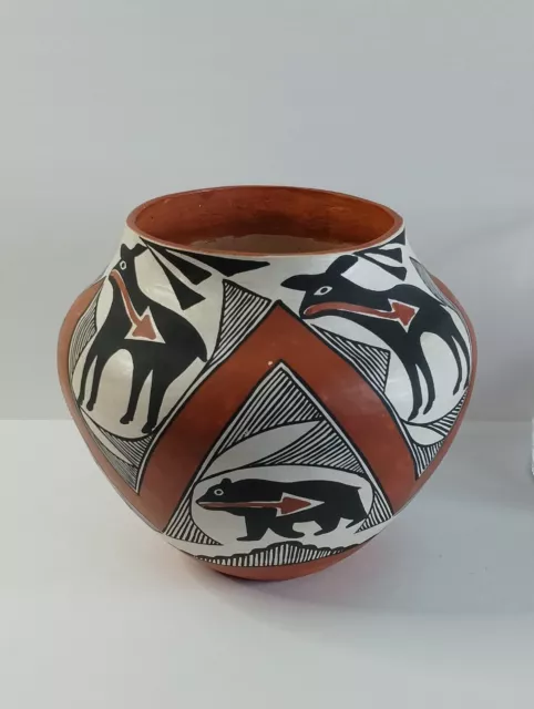 Acoma Pueblo New Mexico  Deer & Bear Heart line Med 6" X7" Size Pot Jar Vase