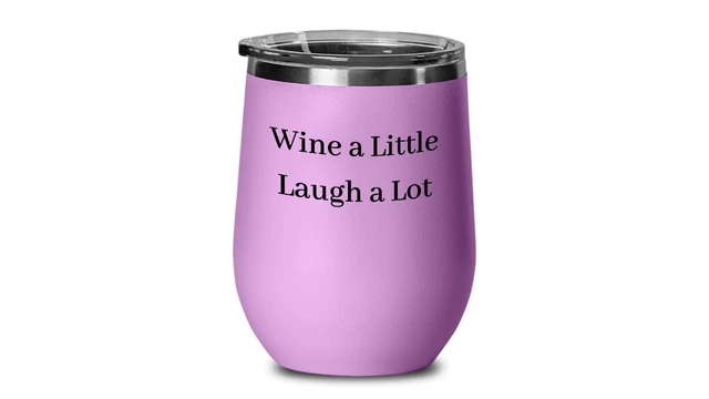 Vaso de vino rosa