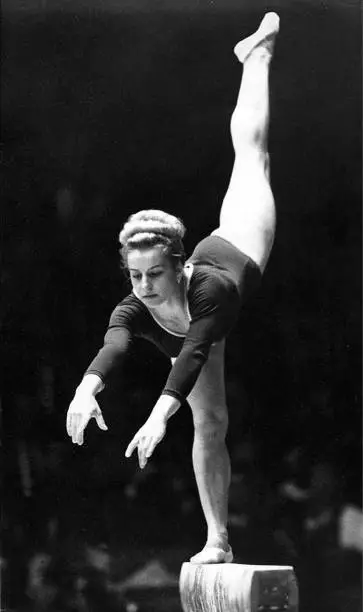 1960s Vera Caslavska Of Czech Slovakia In The Pallarel Beam Gymnastics Old Photo