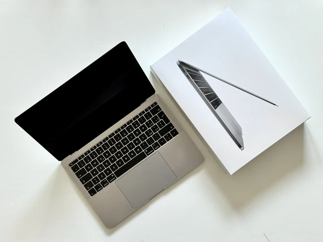 Apple MacBook Pro 13.3" (128GB SSD, Intel Core i5, 2.3GHz , 8GB) Laptop - Grigio