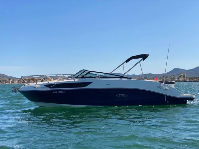 Sea Ray 230 Sunsport with Cuddy Cabin