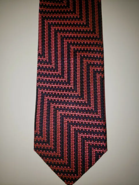 DUCHAMP LONDON Navy with Red Zig Zag weave men's 3.5" English silk tie