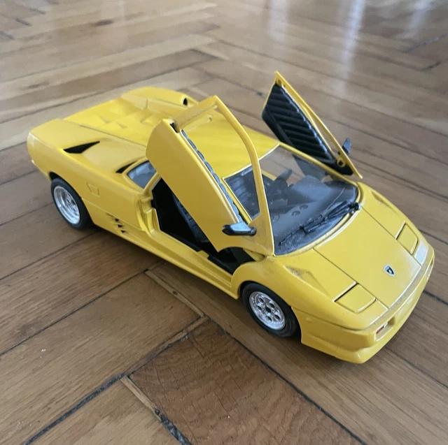 FERRARI 348 TB noir échelle 1/18 fabri MIRA 6109 voiture miniature de