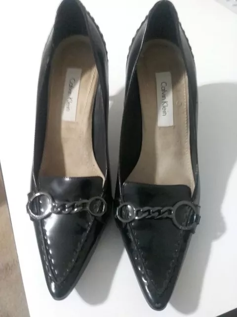 Calvin Klein Size 6.5 M Black Pointed Toe Pump Leather Silver Chain Vintage