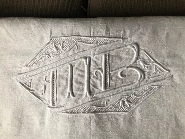 drap ancien coton et lin. Monogramme MB et jour venise