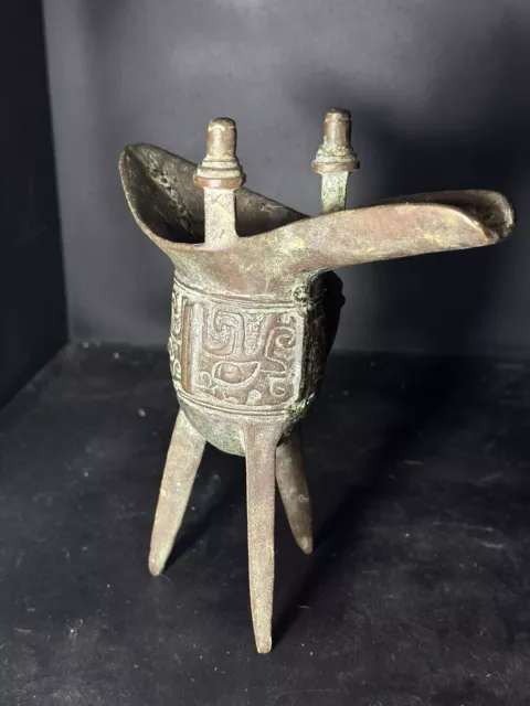 Antique Chinese Bronze Jue Ceremonial Wine Vessel Tripod 6.5 inches tall (z39)