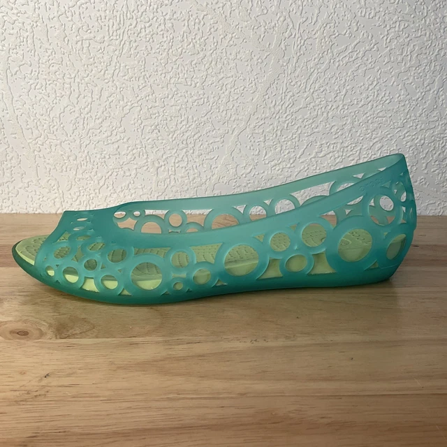 Crocs women's adrina 2025 flat