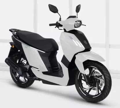 Brand New 2024 Peugeot Tweet 125 Scooter Learner Legal Moped Delivery