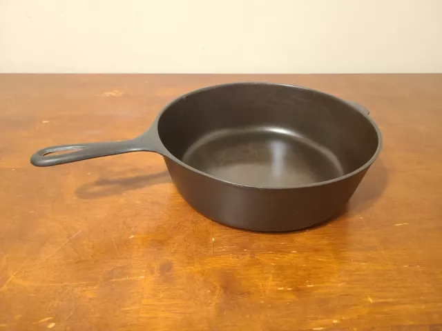 https://www.picclickimg.com/TbwAAOSwKRZlAE-y/Vintage-Cast-Iron-Wagner-Ware-Sidney-O-1088.webp