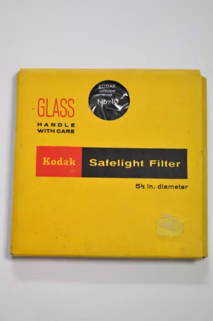Filtro de luz segura Kodak 5 1/2" de diámetro #10.  Cat. 152 1566.