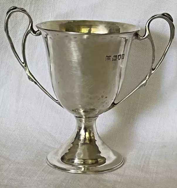 Vase Avec Anses / Coupe Martelee En Argent Anglais