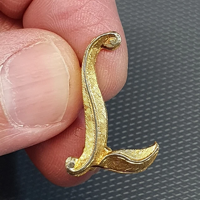 Chanel Broche CC Métal Doré Strass Perles Jamais Porté