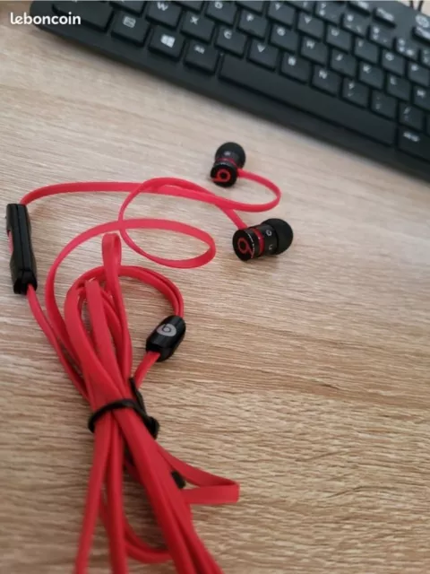 Ecouteur filaire beats urbeats noir et rouge  ( occasion )