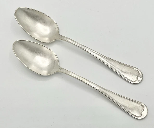 Ancenne soupoudreuse à sucre en métal argenté, art de la table