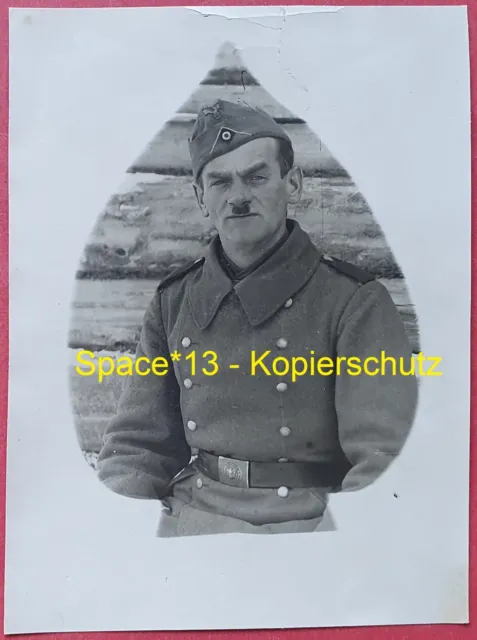 Foto Landser Portrait in Narwa Estland 1942 Wehrmacht Soldat Narva Estonia wk2