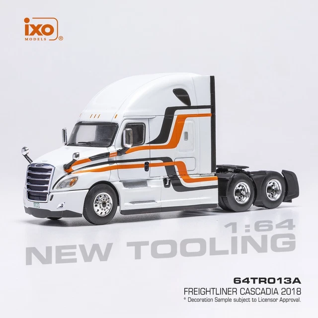 Camion tracteur MAN TGX XXL D38 blanc de 2020 au 1/43 de IXO TR197.22