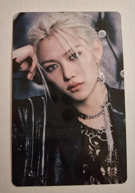 FELIX Stray Kids GIANT Japan Album Photocard – POB Lucky Draw Solo SONY (Official)