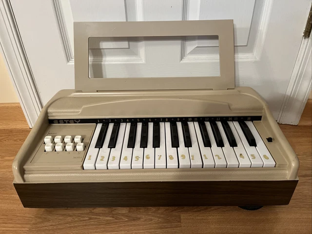 Vintage Electric Organ Made By Estey Model 1025
