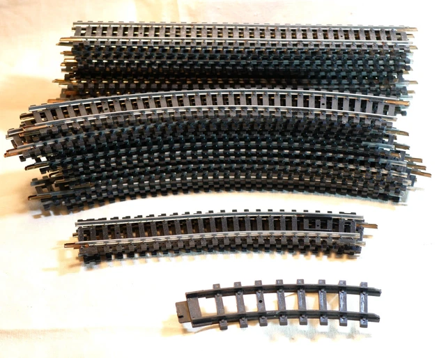 Lot De 33 Pièces De Rails Pour Train Miniature - Marque LIMA - Occasion