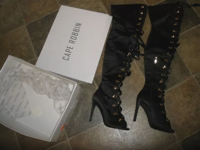 NEVER WORN Cape Robbin Olga- Size 6.5 Womens Over The Knee Boots in Box